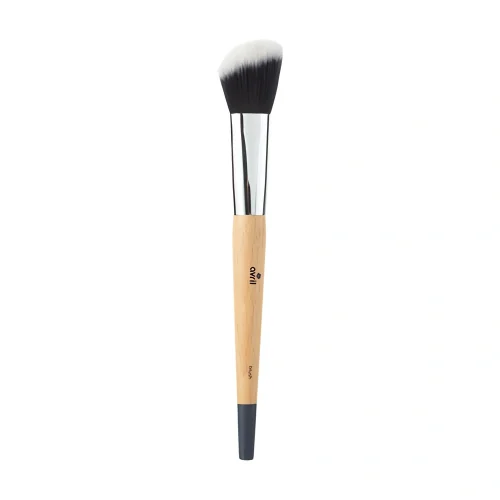 pinceau blush Avril application maquillage joues