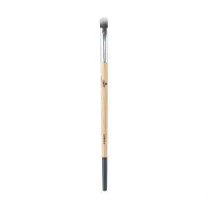 pinceau ombreur + Avril maquillage yeux intensifié